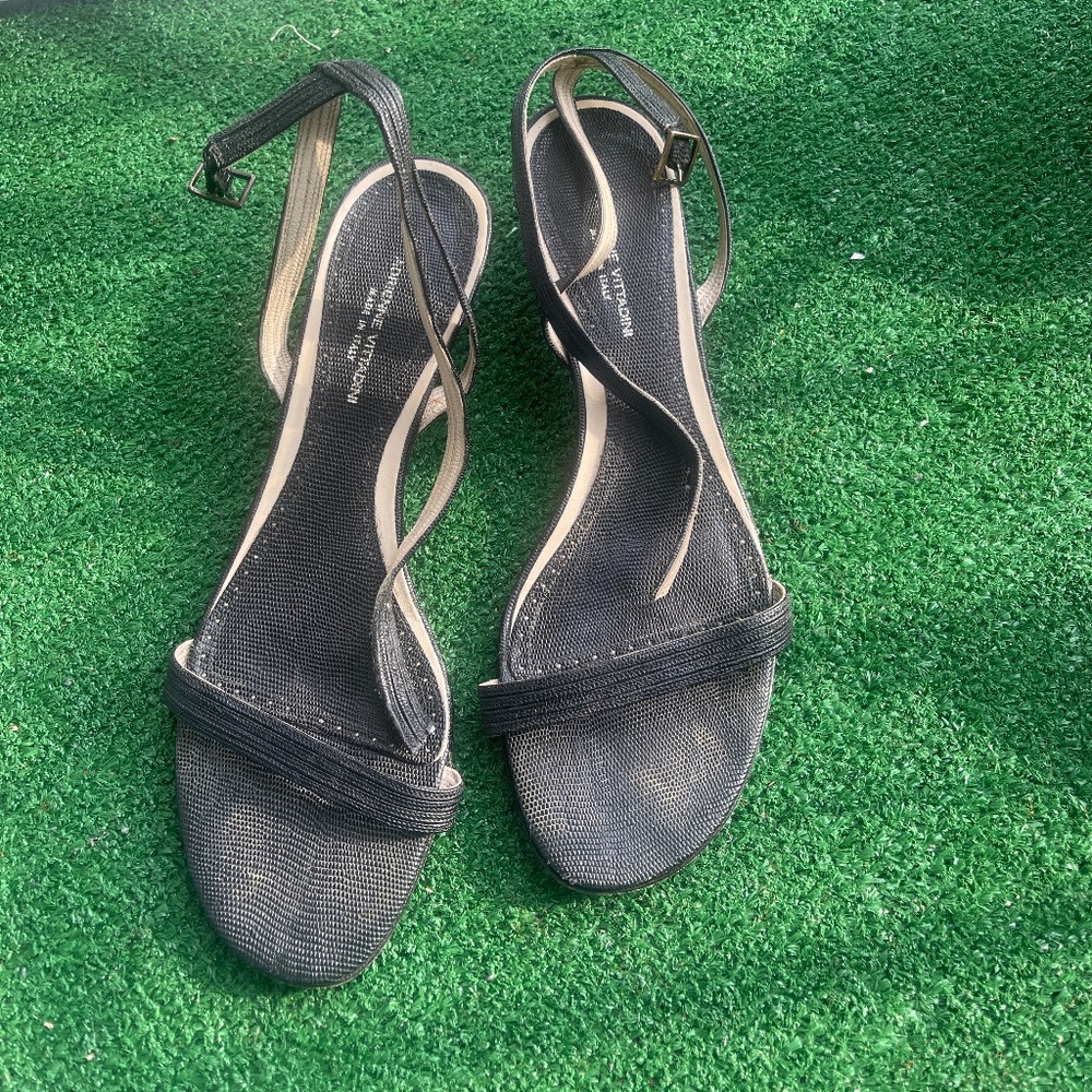 Adrienne vittadini  made in Italy kitten heel sandal size 9.5